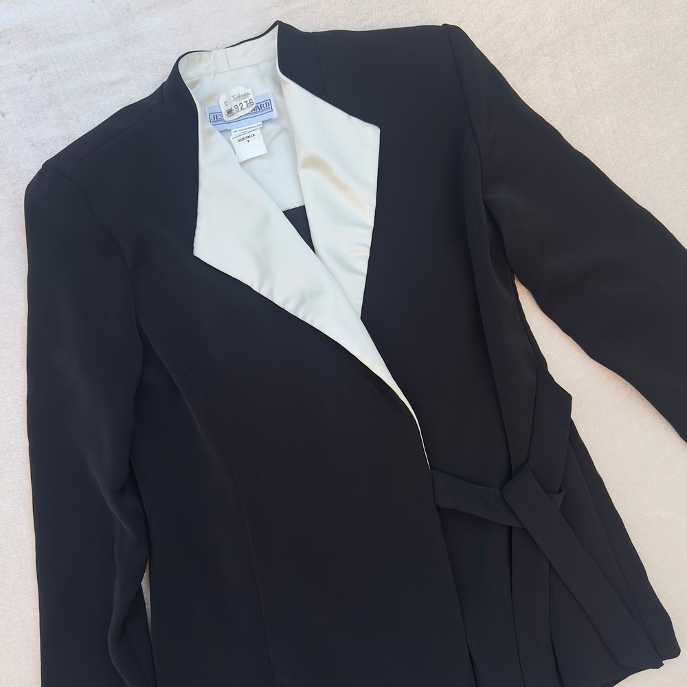 Jessica Howard 90s Vintage Tuxedo Blazer Womens 8 Black White Belted Made in USA
